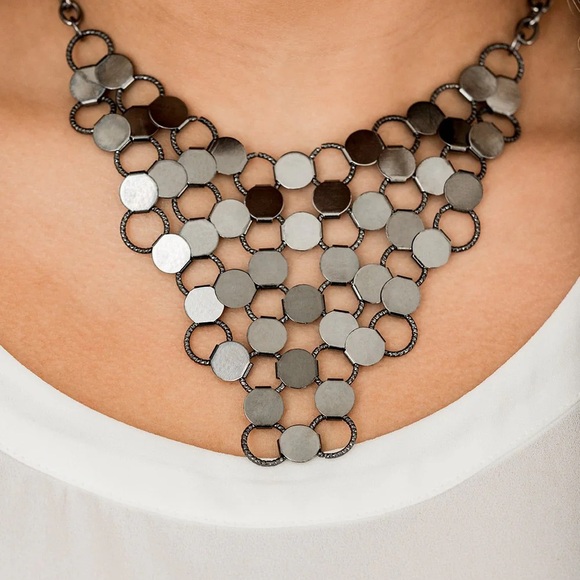 paparazzi Jewelry - NWT Paparazzi Silver “Net Result” Necklace & Earrings Set